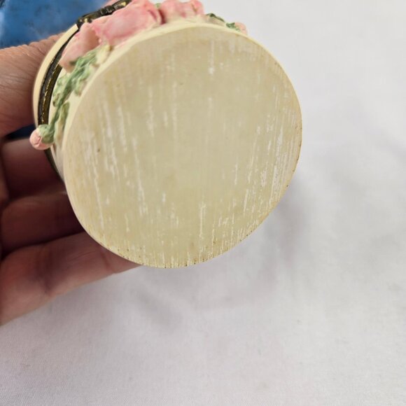 Set of 2 Trinket Boxes Ladies Wearing Hats Floral Accents on Base Resin Crystal - Picture 8 of 16